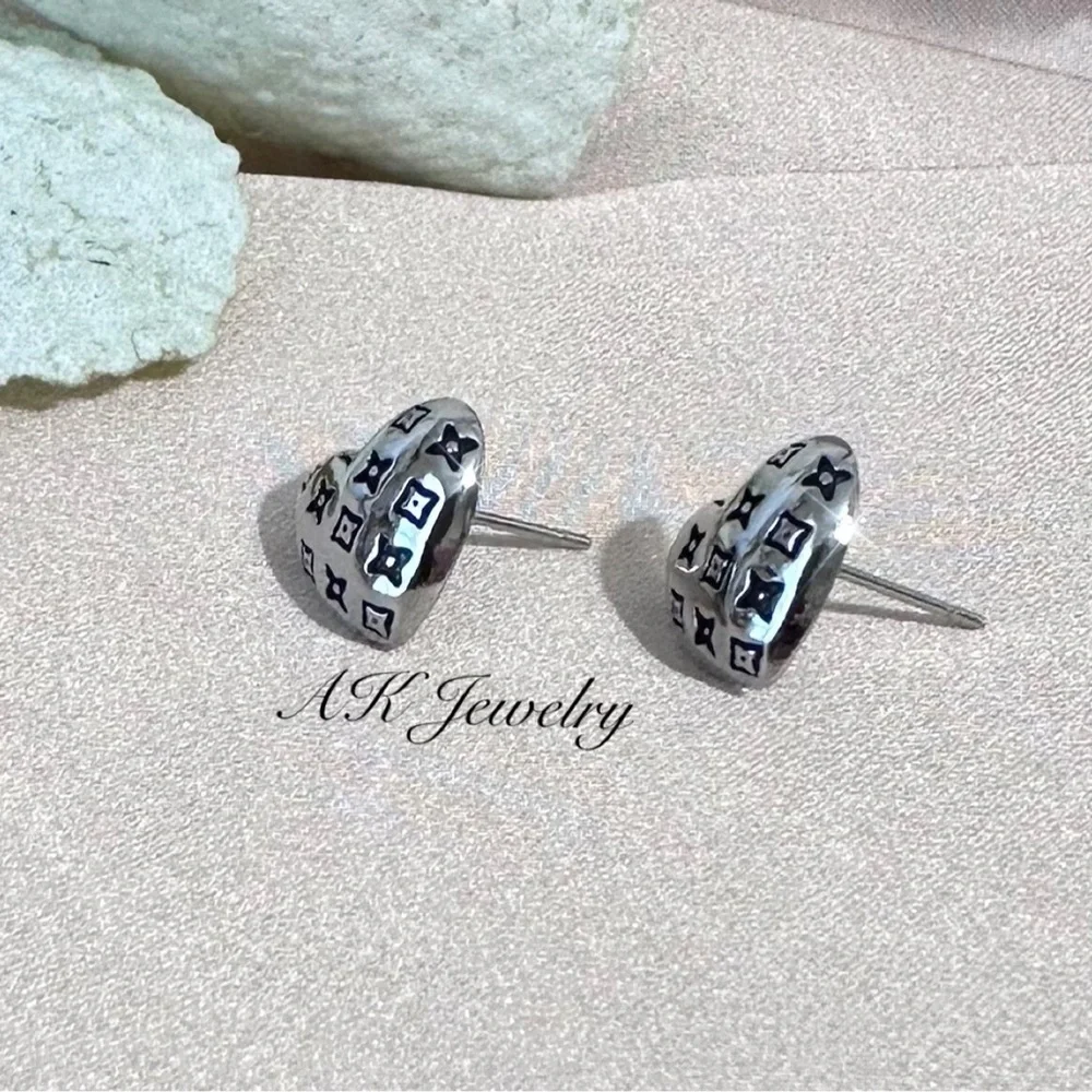 💎EARRINGS, Pierced Heart, Silver and Black (l34) - Picture 5 of 6